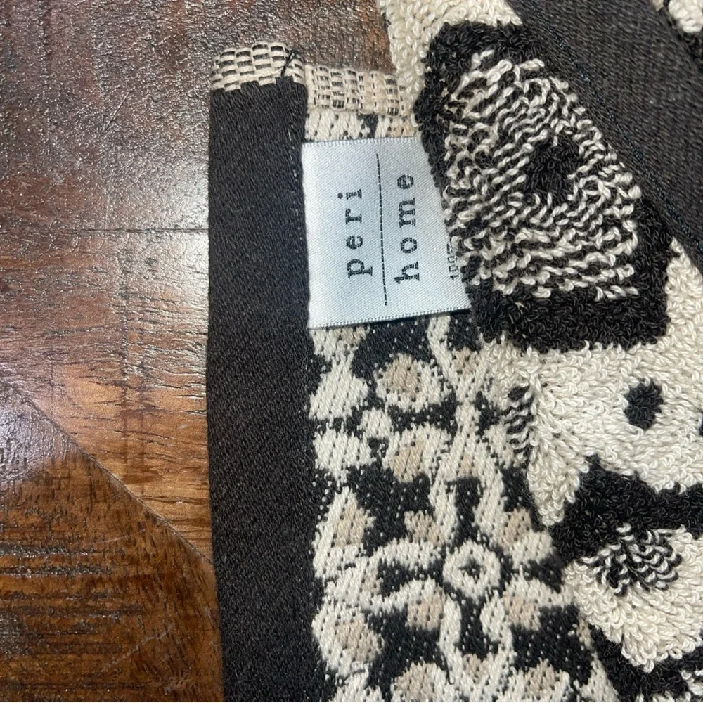 Peri Home Moroccan Tiles Cotton Black Tan Terry Loops Bath Soft Towel 28x54” NWT